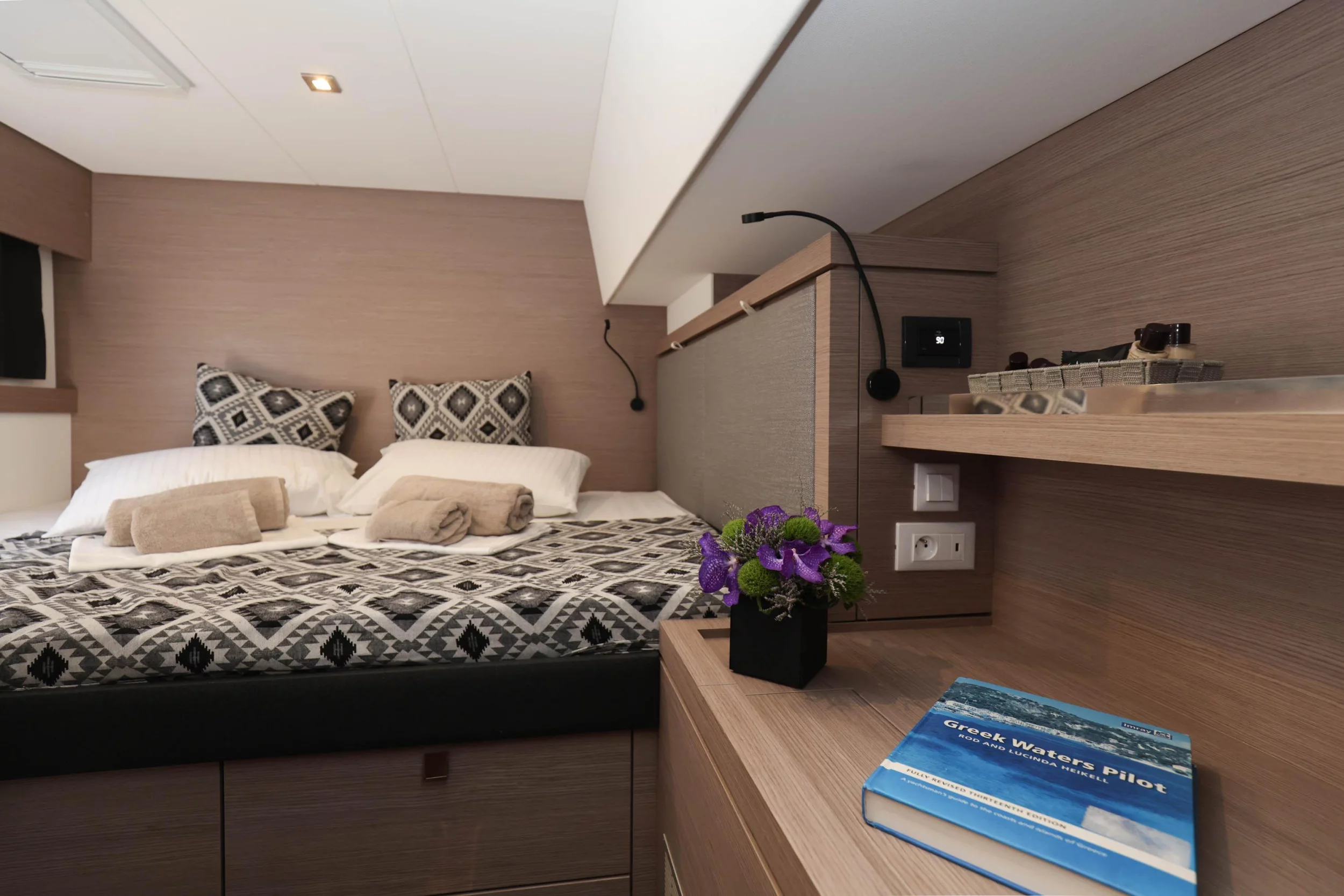 Fountaine Pajot 47 TANNA LUX (GEN, AC, WATERMAKER) (AQUARELLA)  - 21