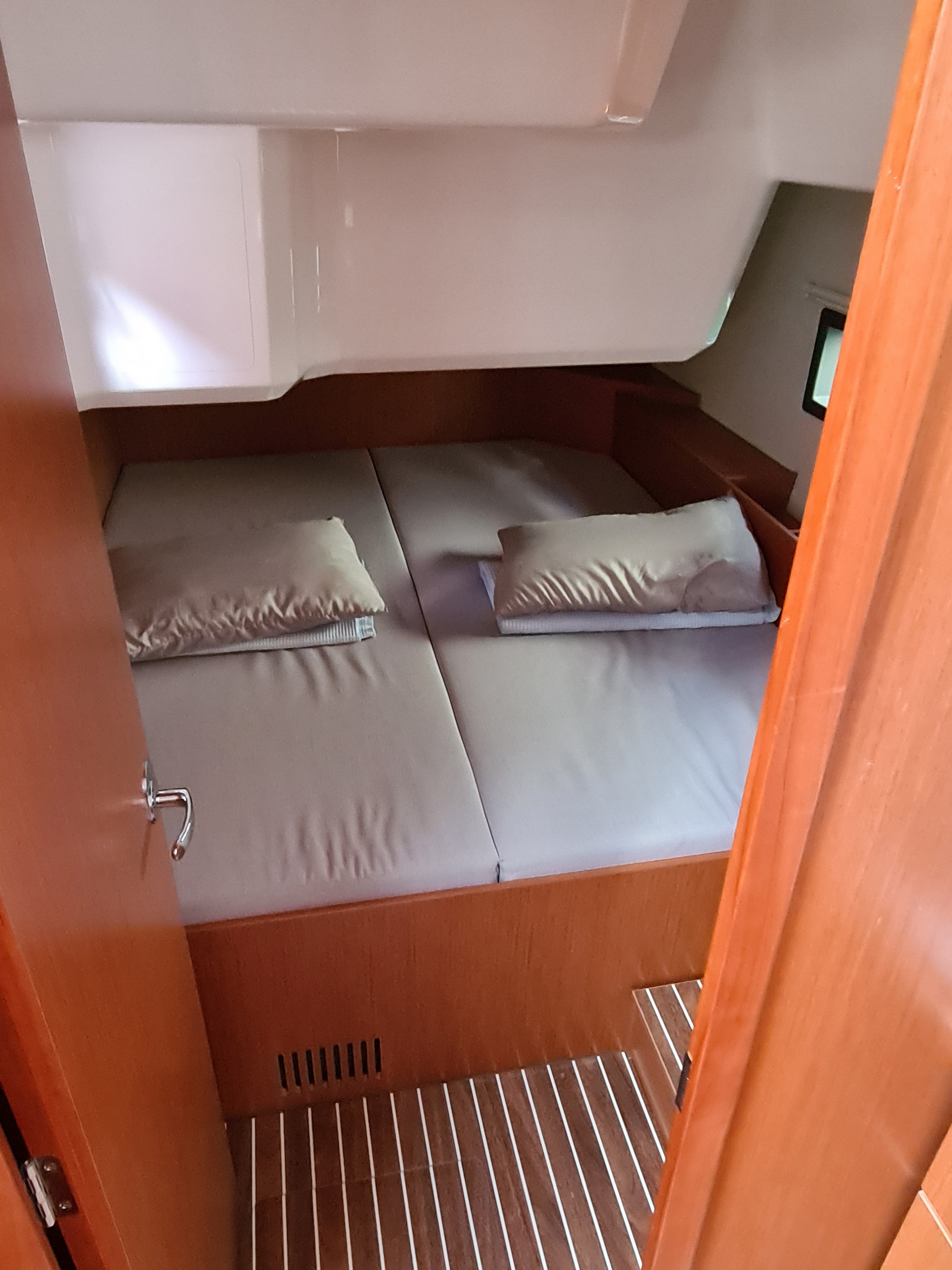 Photo #6 - Bavaria C42 (Melia) in Mykonos - 5191