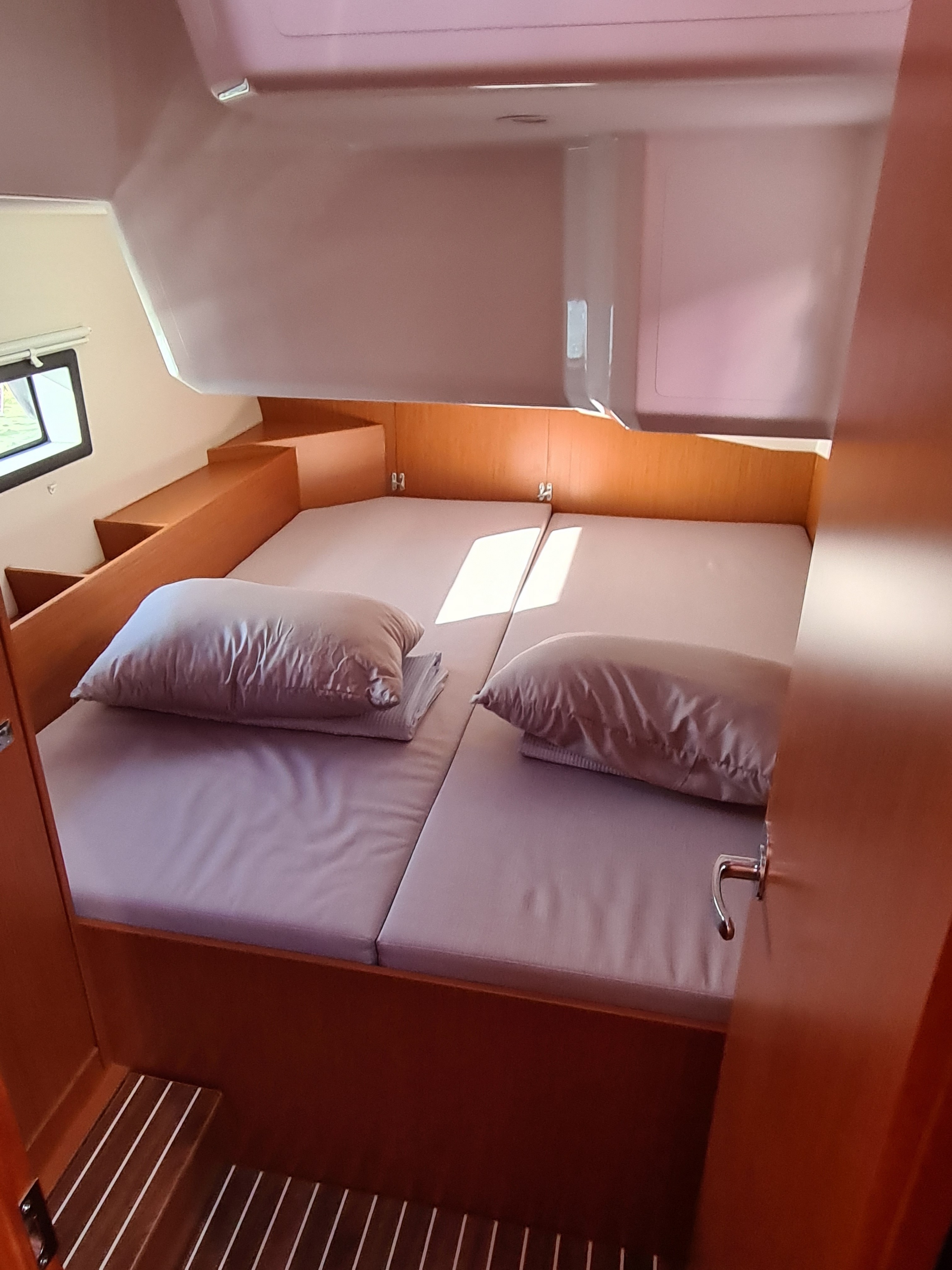 Photo #4 - Bavaria C42 (Melia) in Mykonos - 5191