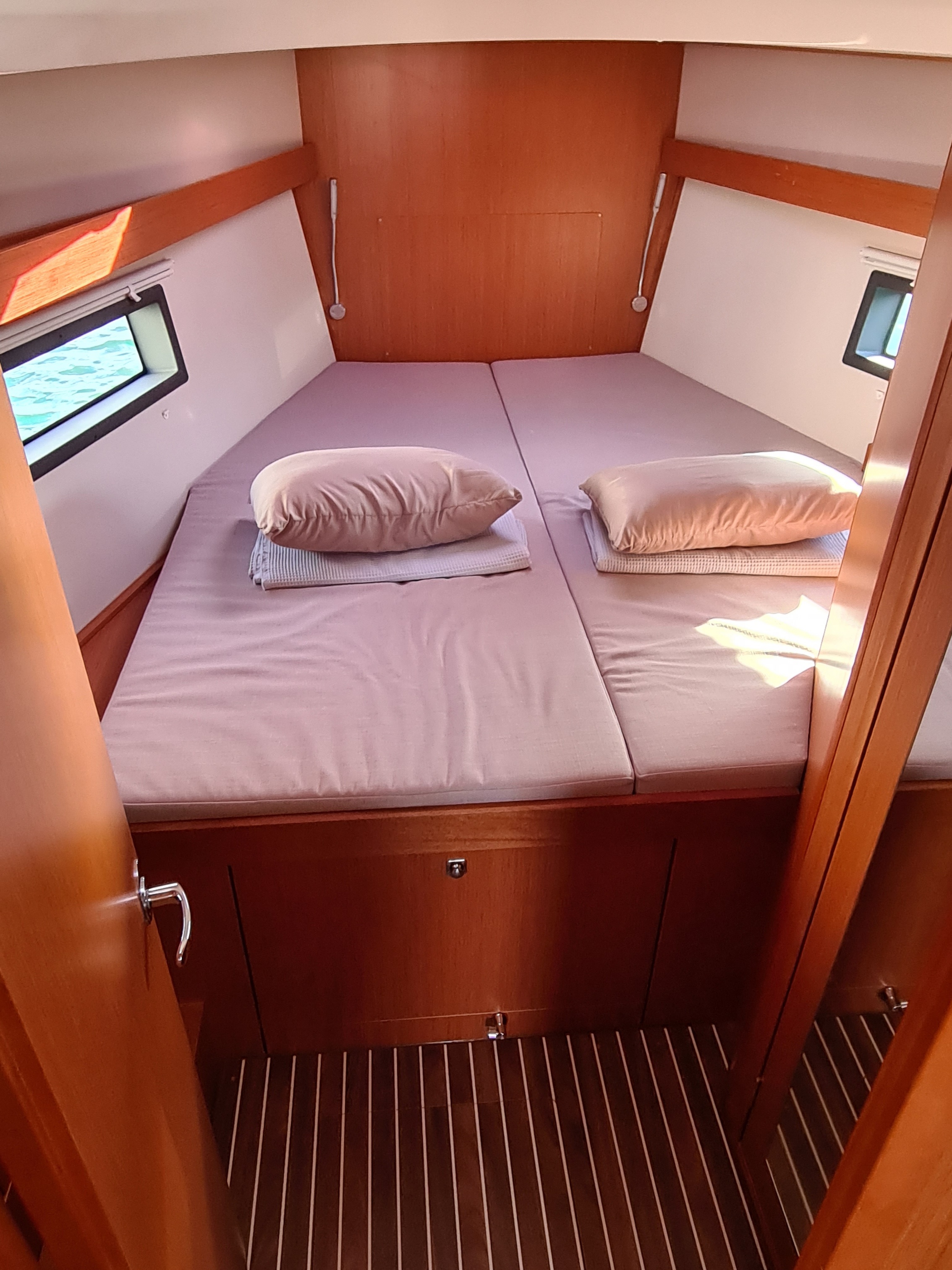 Photo #11 - Bavaria C42 (Melia) in Mykonos - 5191