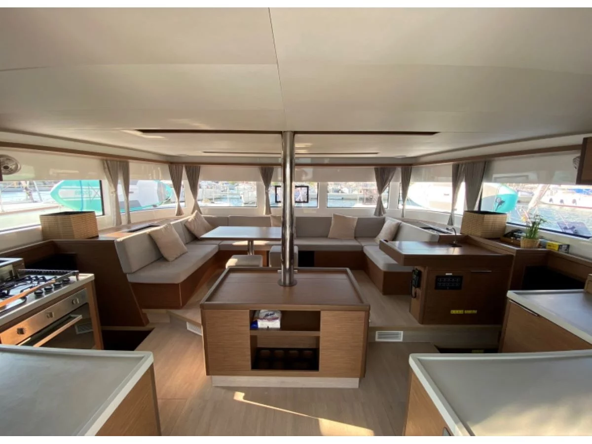 Lagoon 50 (Swan) Interior image - 4