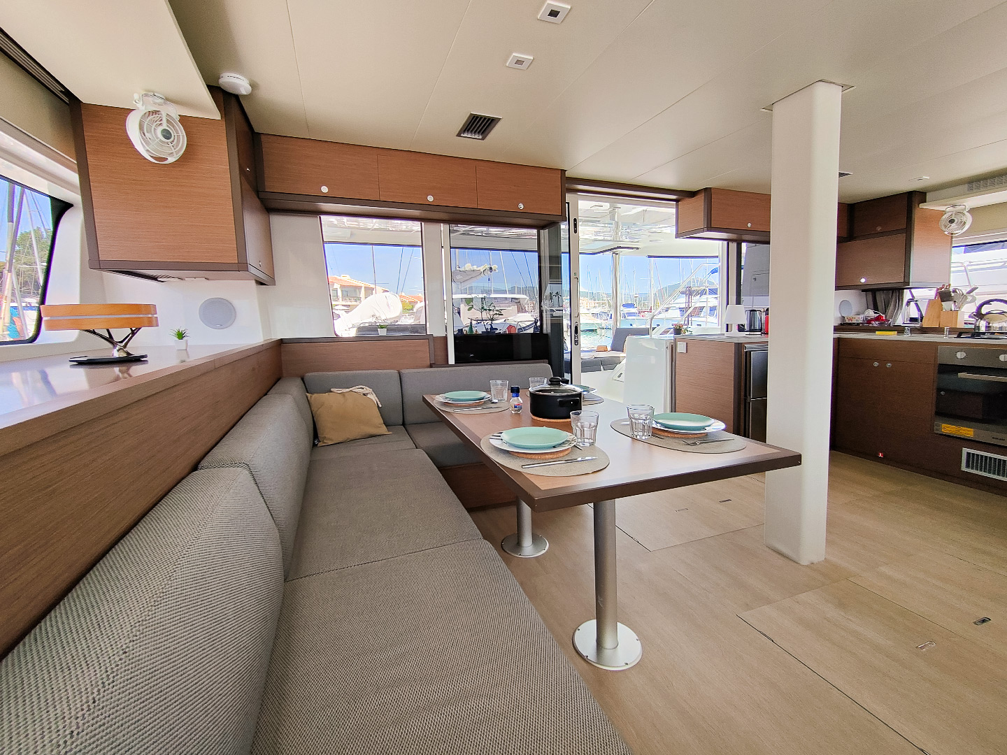 Photo #4 - Lagoon 52F (Zanzibar) in Saint Tropez - 17471