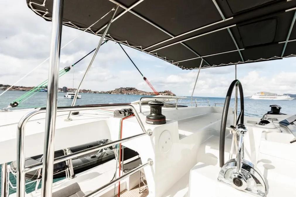 Photo #6 - Lagoon 450 Flybridge (SILICIA) in Kastela - 19345