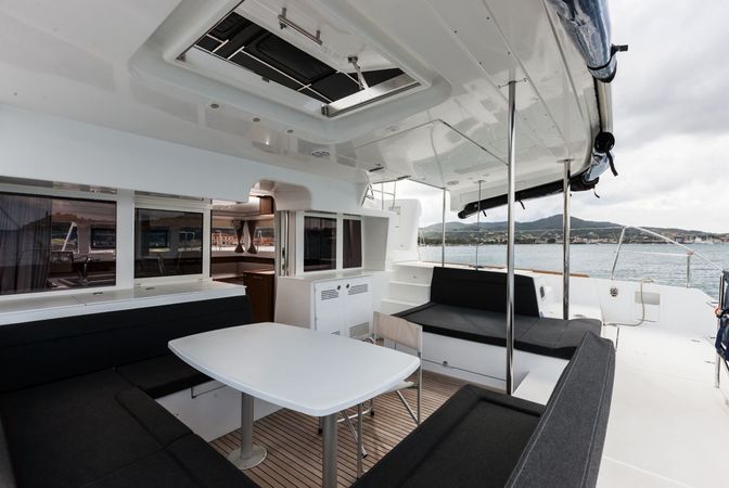 Photo #10 - Lagoon 450 Flybridge (SILICIA) in Kastela - 19345