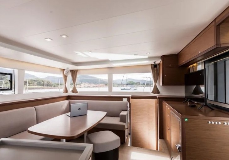 Photo #7 - Lagoon 450 Flybridge (SILICIA) in Kastela - 19345