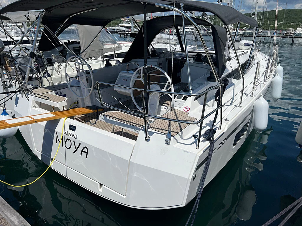 Bavaria C38 (Moya)  - 3