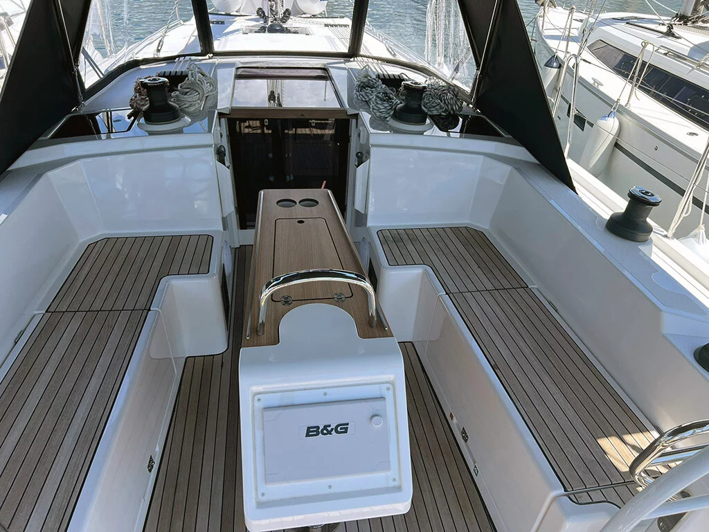 Bavaria C38 (Moya)  - 11