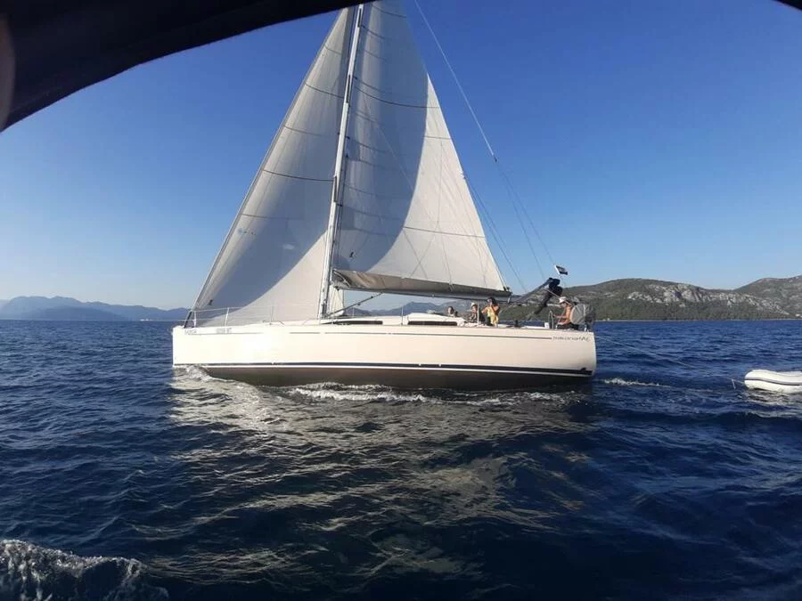 Salona 44 (Samoa, New regatta sails)  - 23