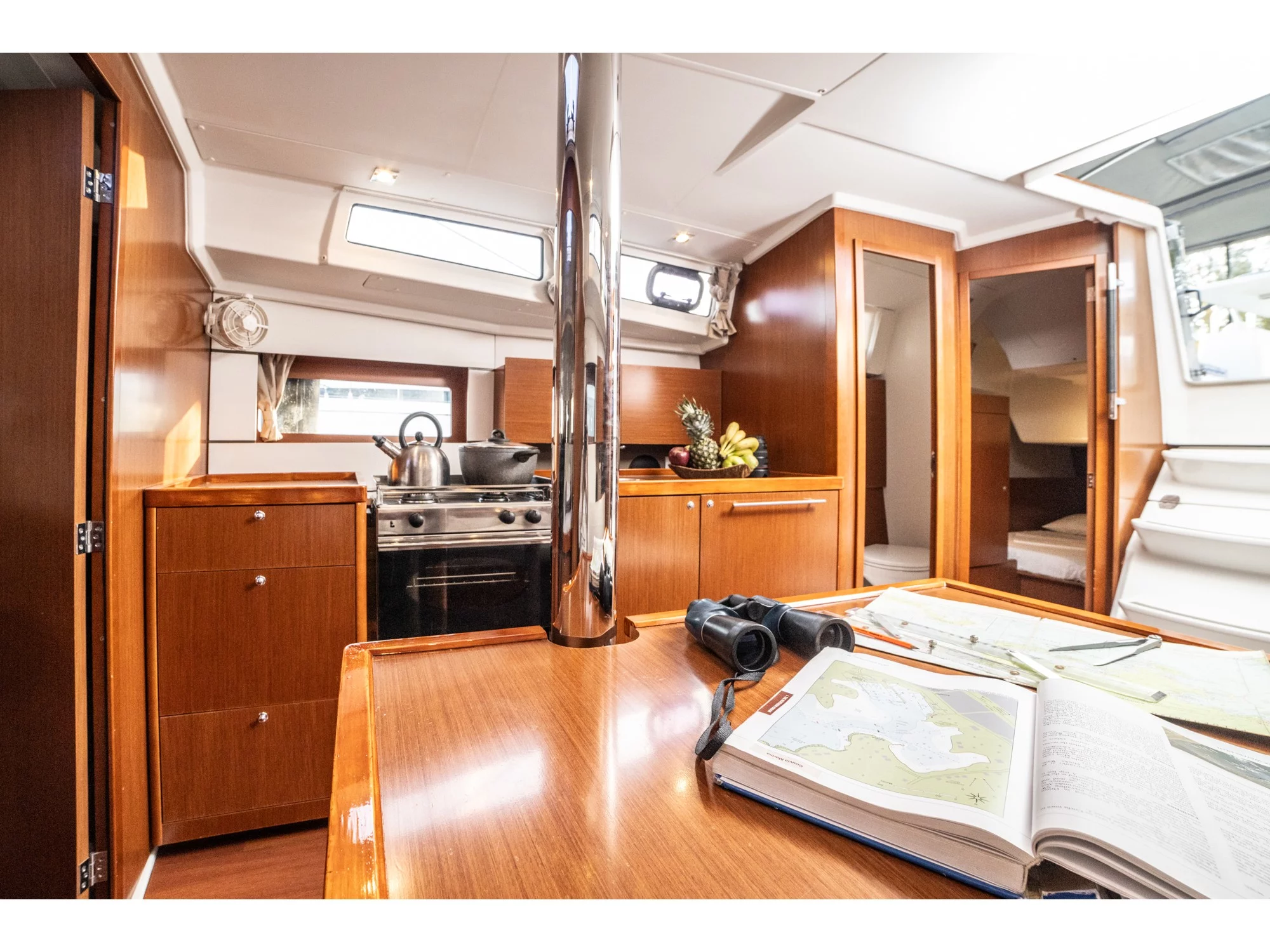 Oceanis 38.1 (Oceanis38.1_1) Interior image - 8