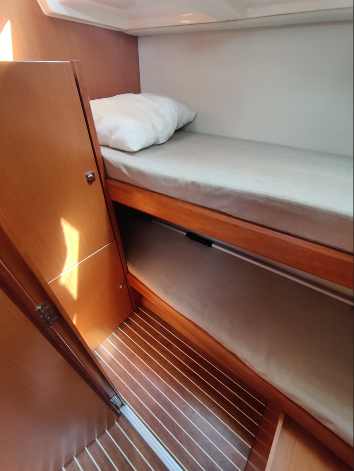 Photo #14 - Bavaria C 45 Cruiser-5 cabin (BavariaC45_1) en Atenas - 22964