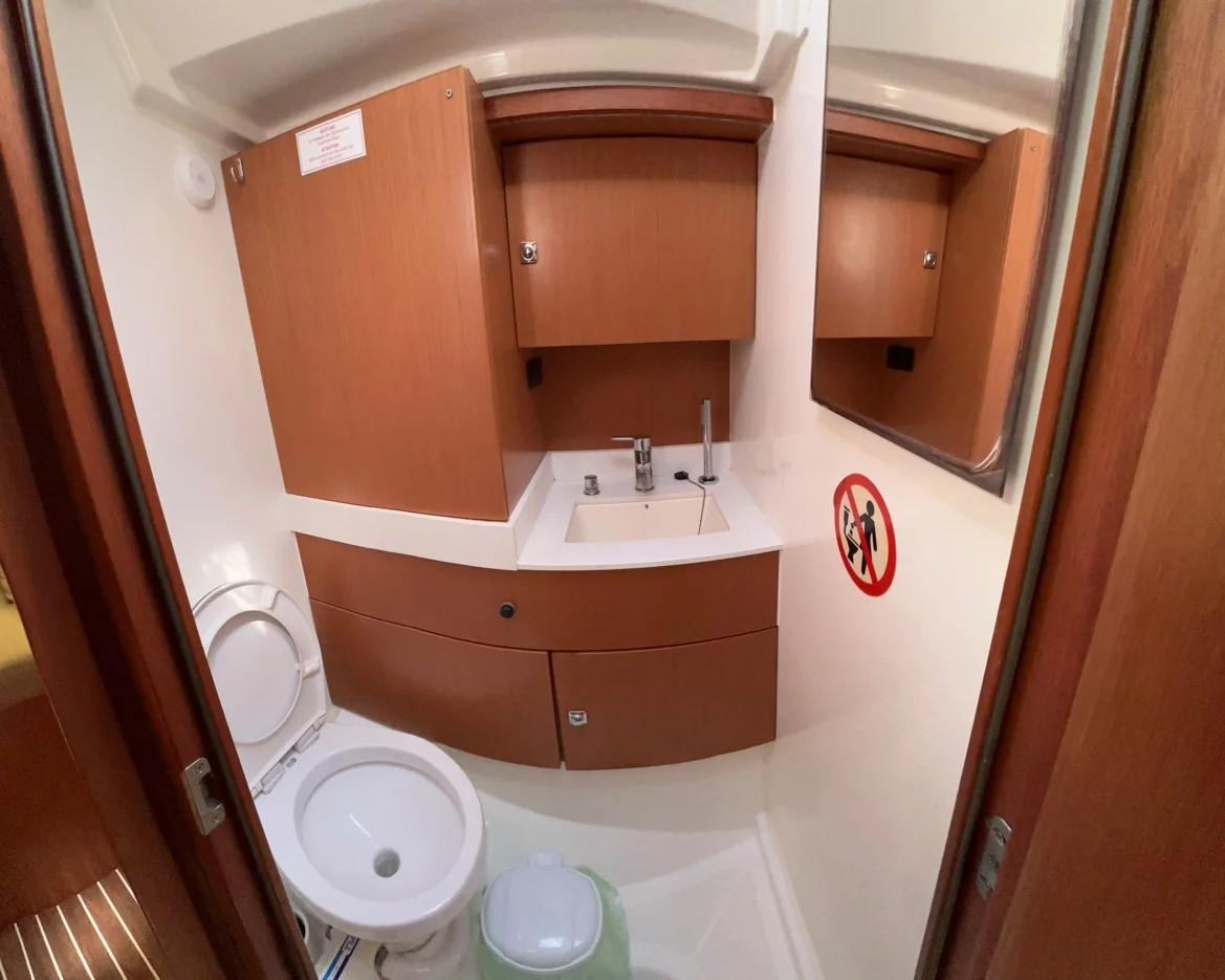 Bavaria C 45 Cruiser-5 cabin (BavariaC45_1)  - 9