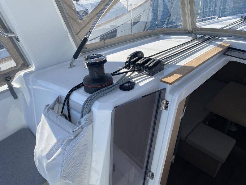 Photo #4 - Oceanis 38.1 (Maximus) in Port Grimaud Sam - 21369