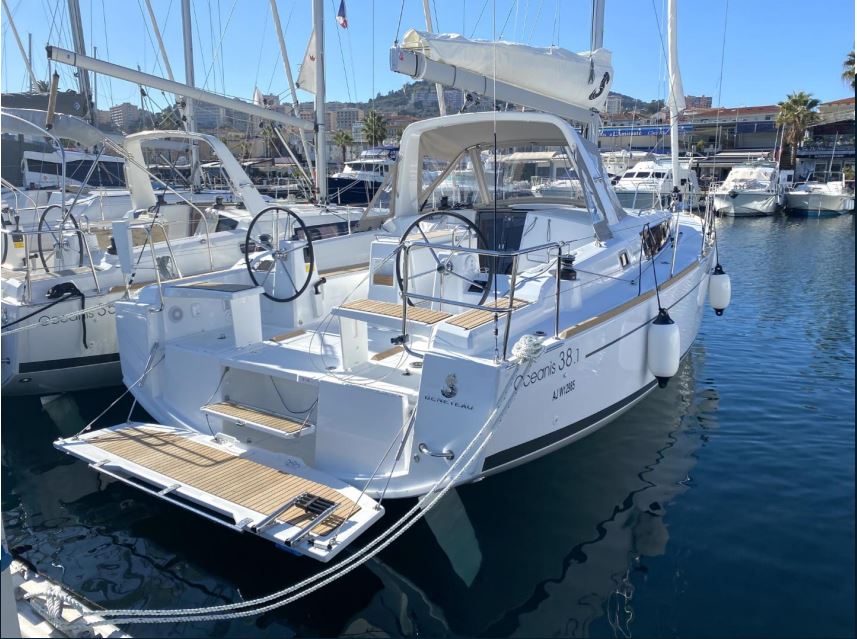Photo #7 - Oceanis 38.1 (Maximus) in Port Grimaud Sam - 21369