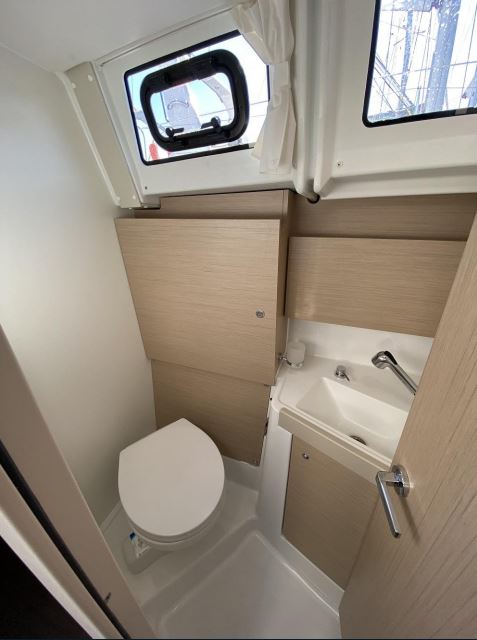 Photo #16 - Oceanis 38.1 (Maximus) in Port Grimaud Sam - 21369