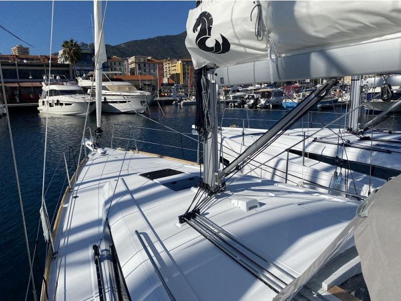 Photo #8 - Oceanis 38.1 (Maximus) in Port Grimaud Sam - 21369