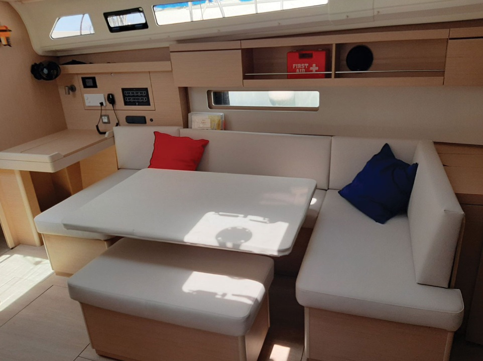Photo #3 - Oceanis 40.1 (4 cabins) (Oceanis40.1_2) in Lefkada - 22980