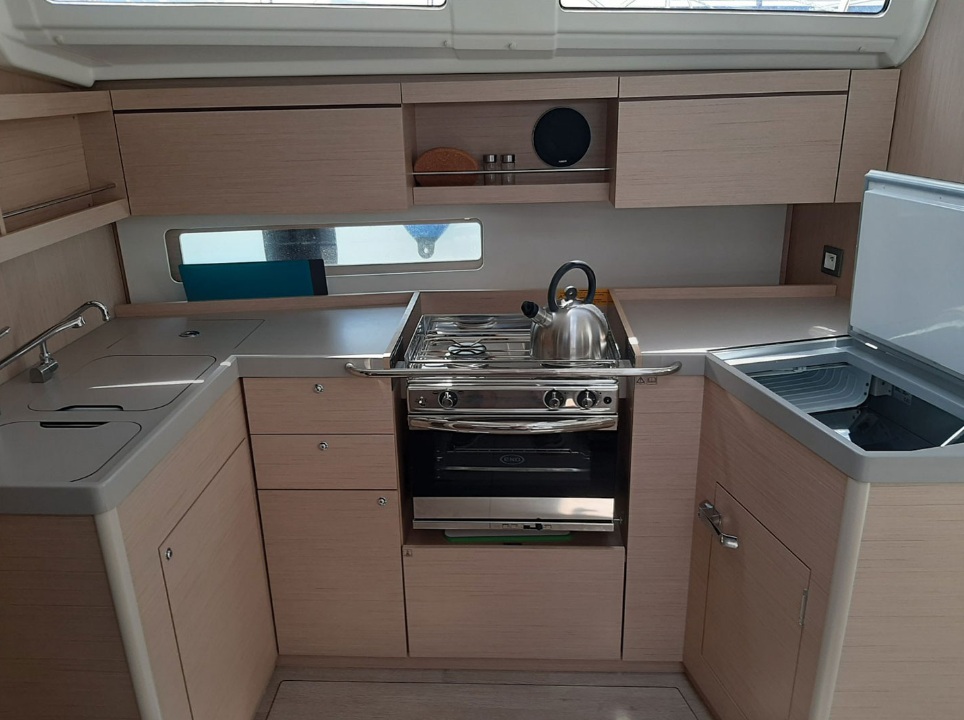 Photo #13 - Oceanis 40.1 (4 cabins) (Oceanis40.1_2) in Lefkada - 22980
