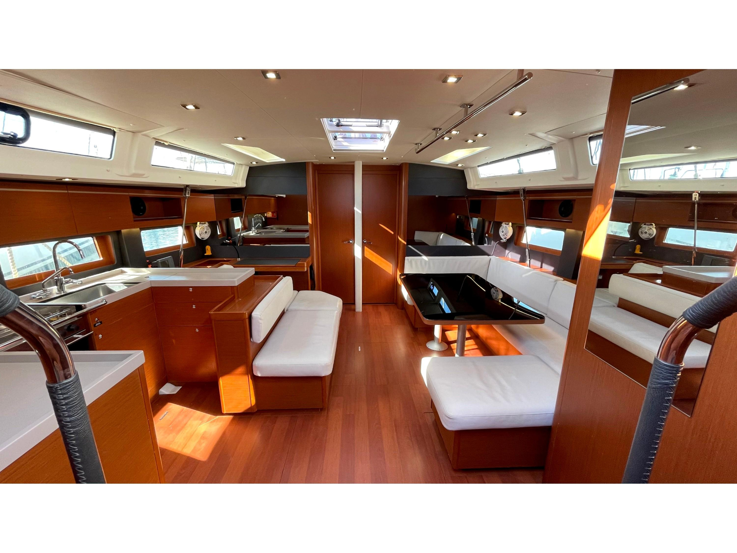 Photo #6 - Oceanis 51.1 (Black Swan ( - - 12 pax)) en Athènes - 16580