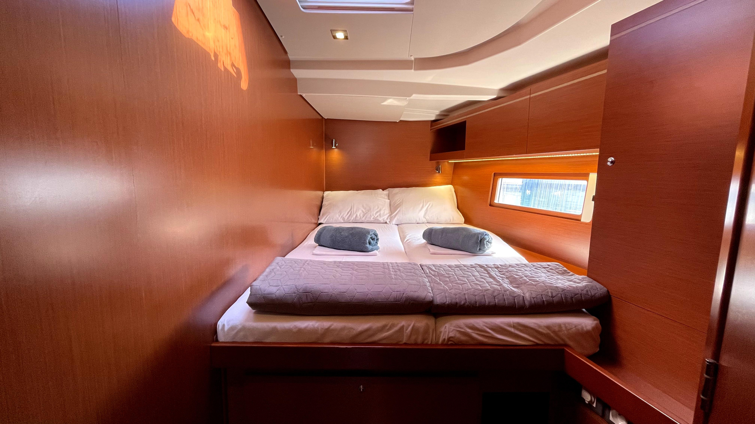 Photo #10 - Oceanis 51.1 (Black Swan ( - - 12 pax)) en Athènes - 16580