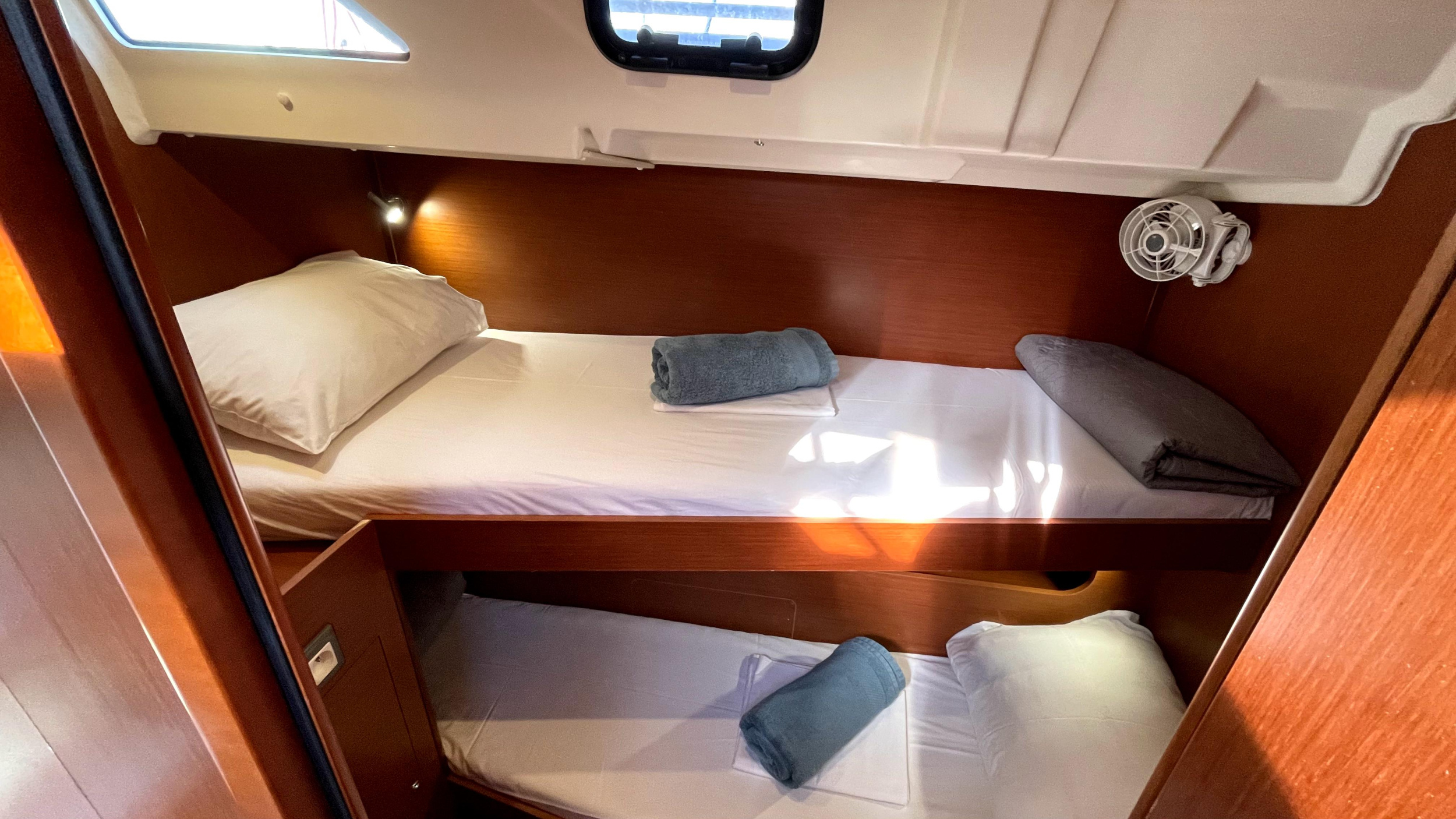 Photo #8 - Oceanis 51.1 (Black Swan ( - - 12 pax)) en Athènes - 16580