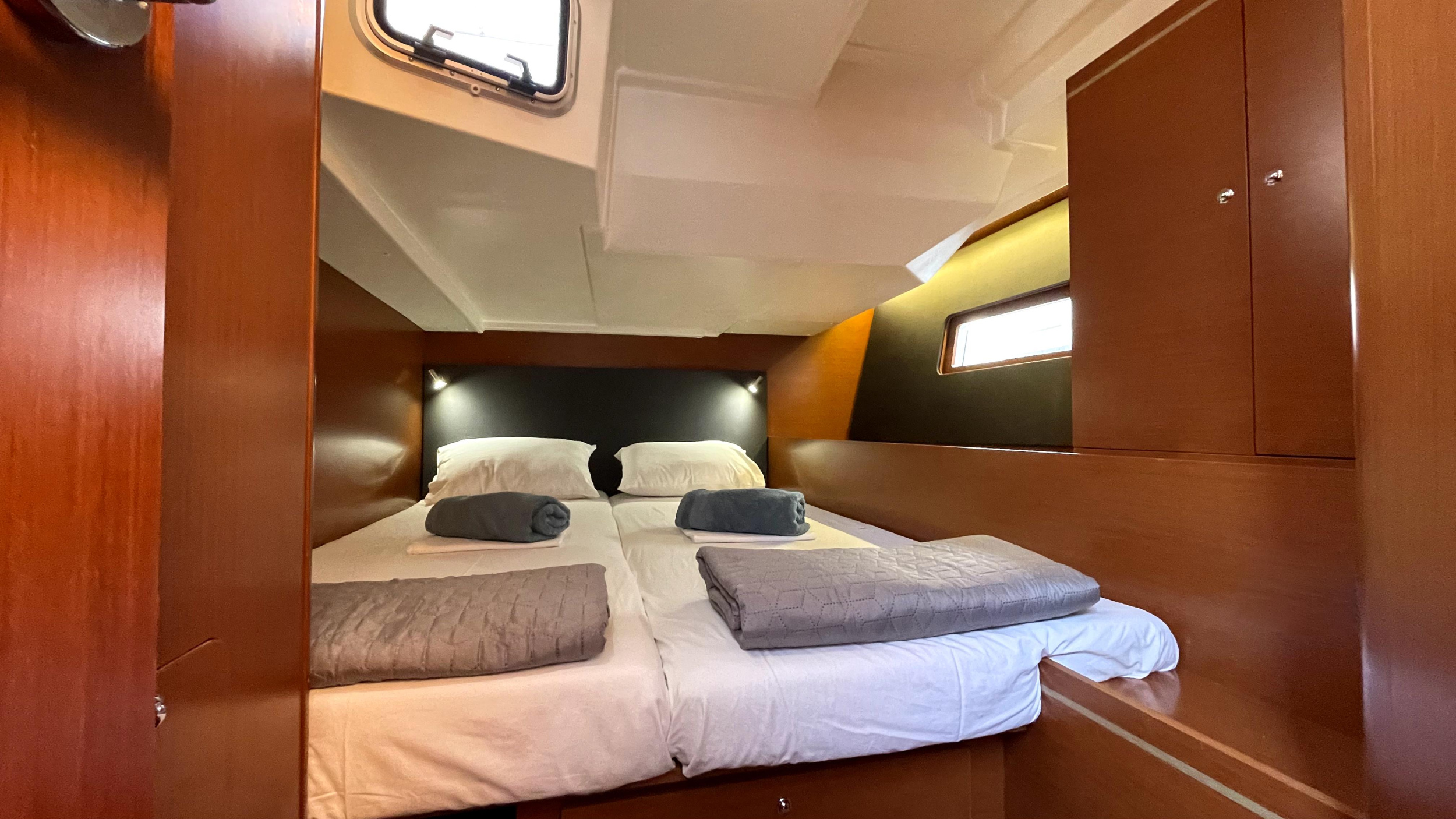 Photo #11 - Oceanis 51.1 (Black Swan ( - - 12 pax)) en Athènes - 16580