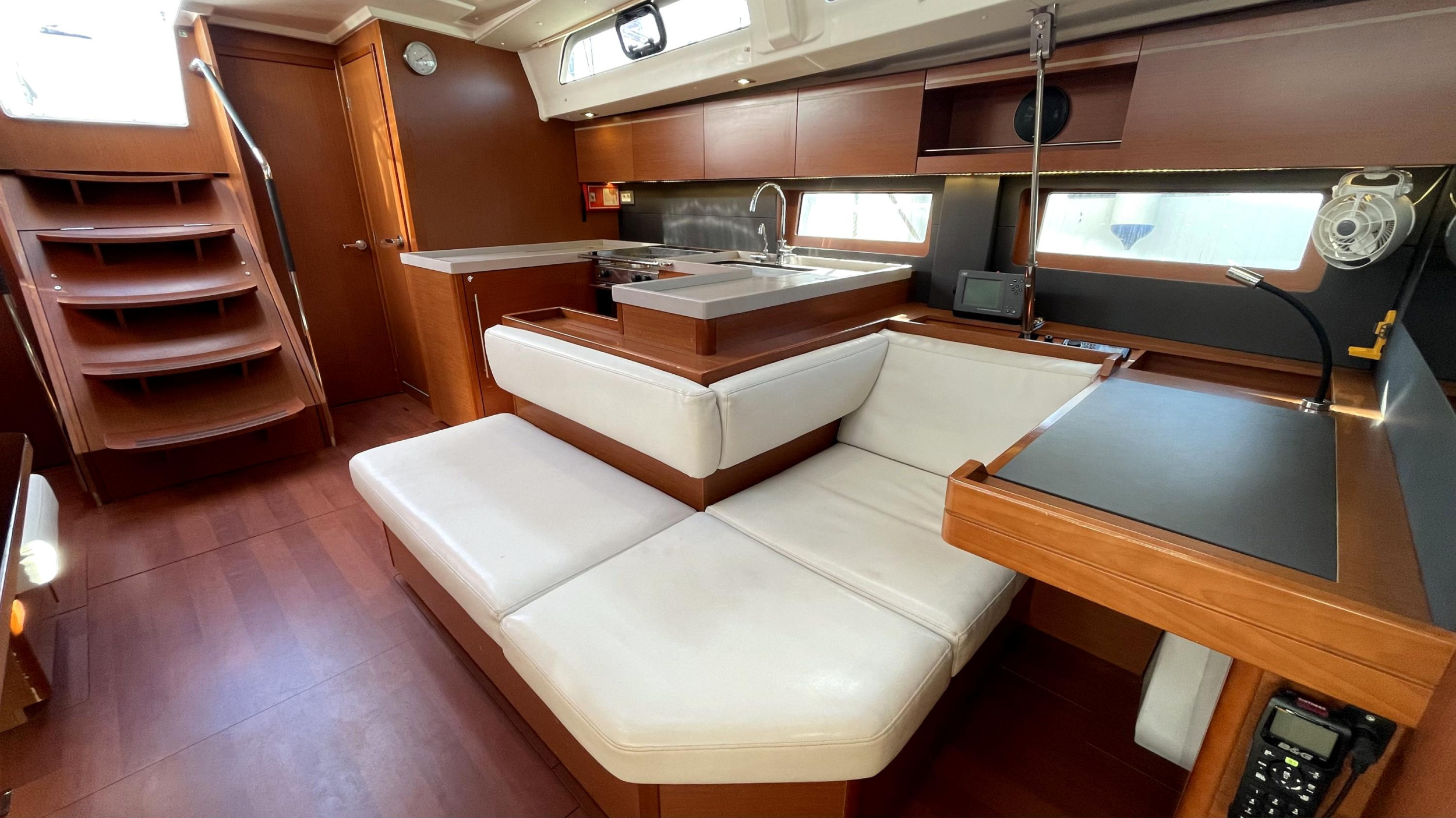 Photo #15 - Oceanis 51.1 (Black Swan ( - - 12 pax)) en Athènes - 16580