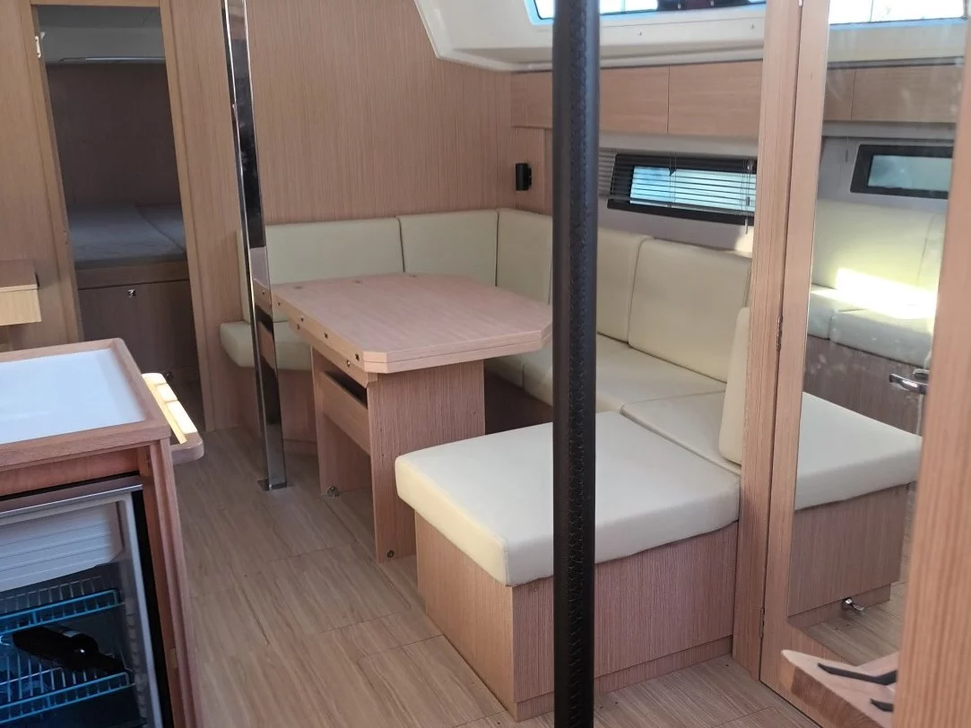 Bavaria C42 (NEW Gioia) Interior image - 7