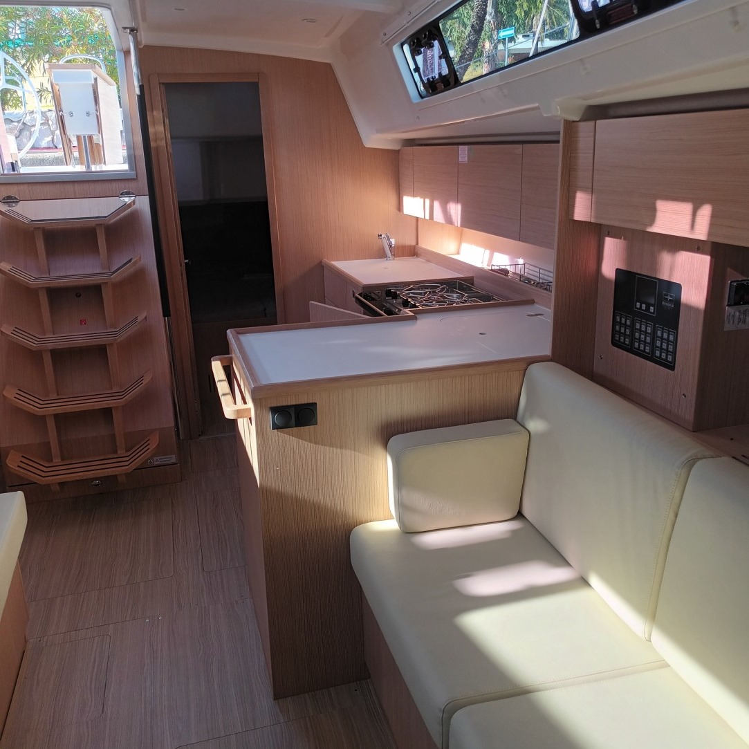 Photo #9 - Bavaria C42 (NEW Gioia) in Vibo Marina - 19520