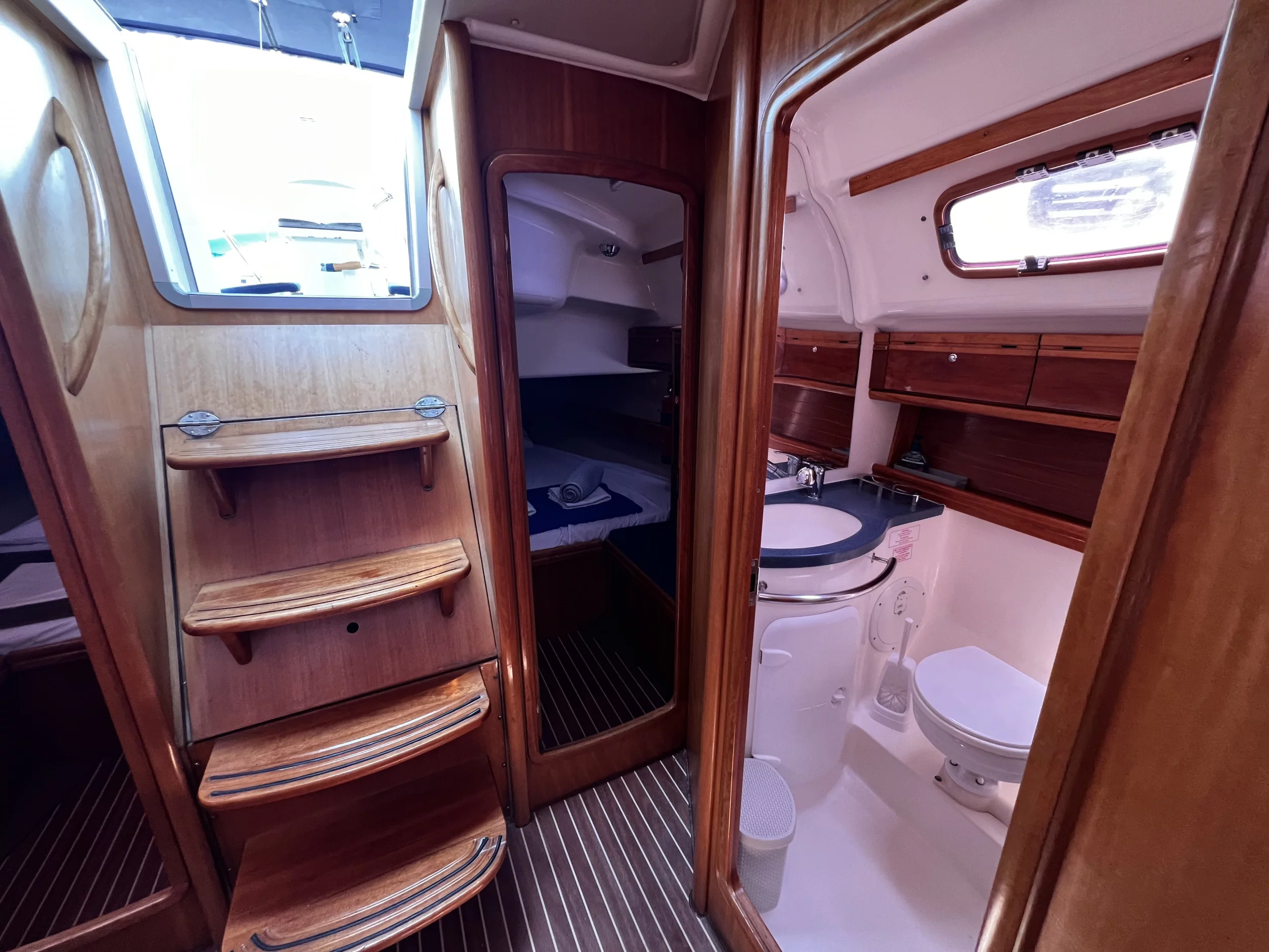 Bavaria Cruiser 39 (IONA)  - 8
