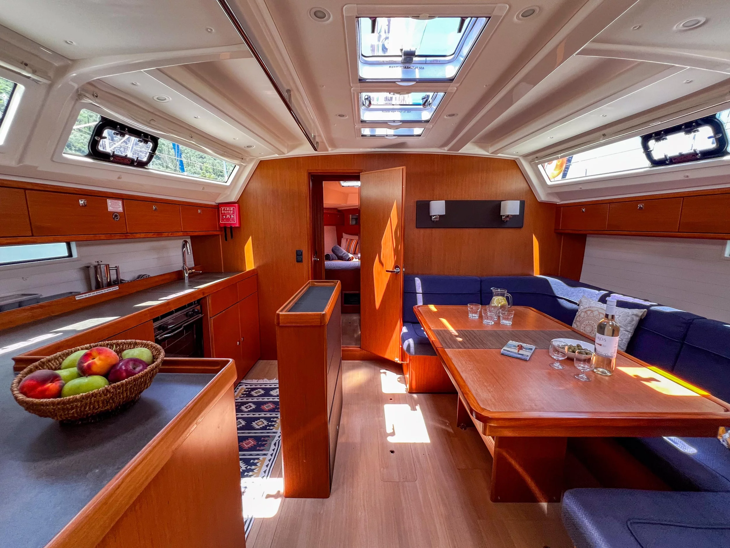 Bavaria 46 Cruiser (WHISKY FOXTROT) Interior image - 3