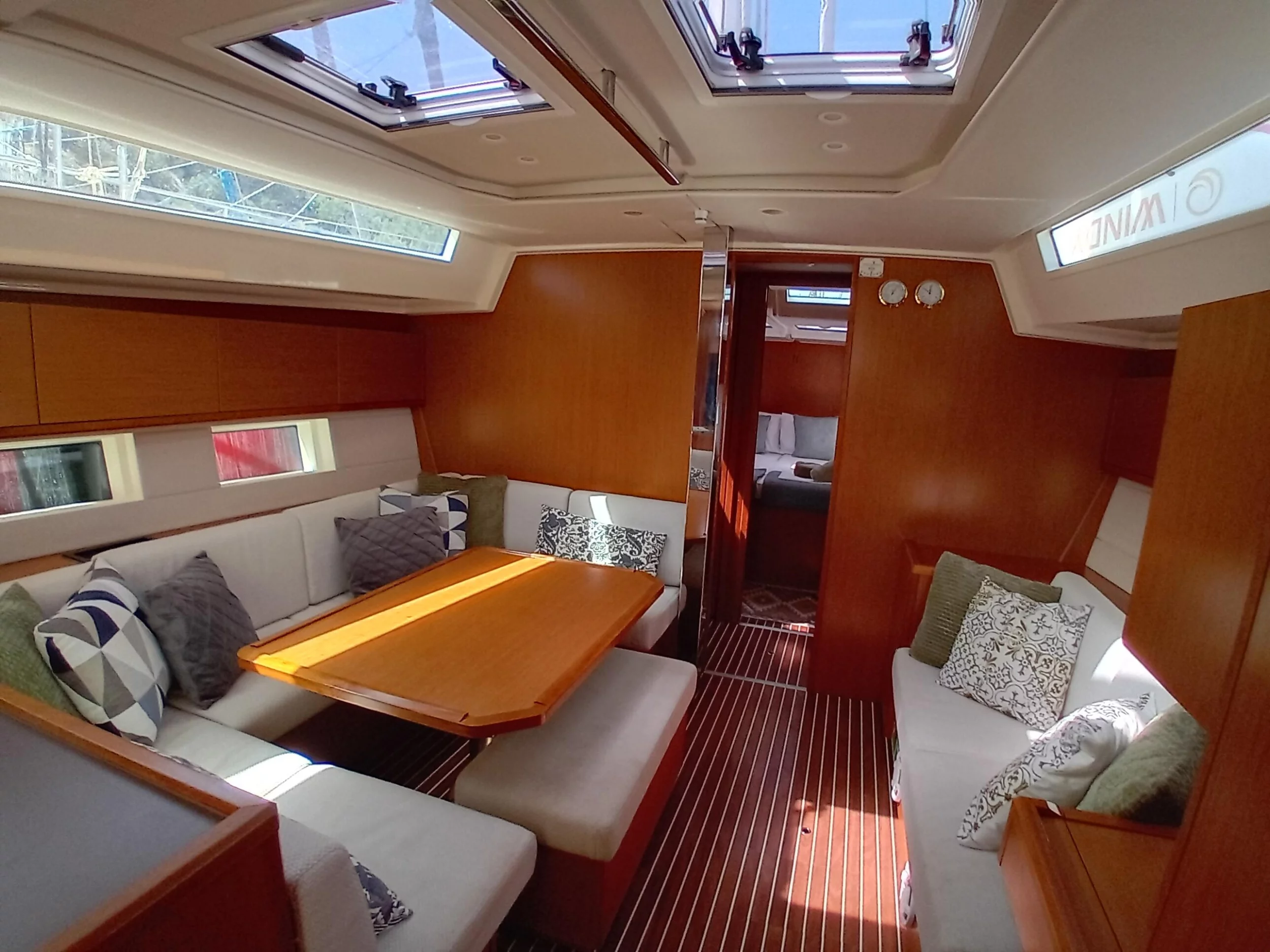 Bavaria C45 Holiday (ARTEMIS) Interior image - 4