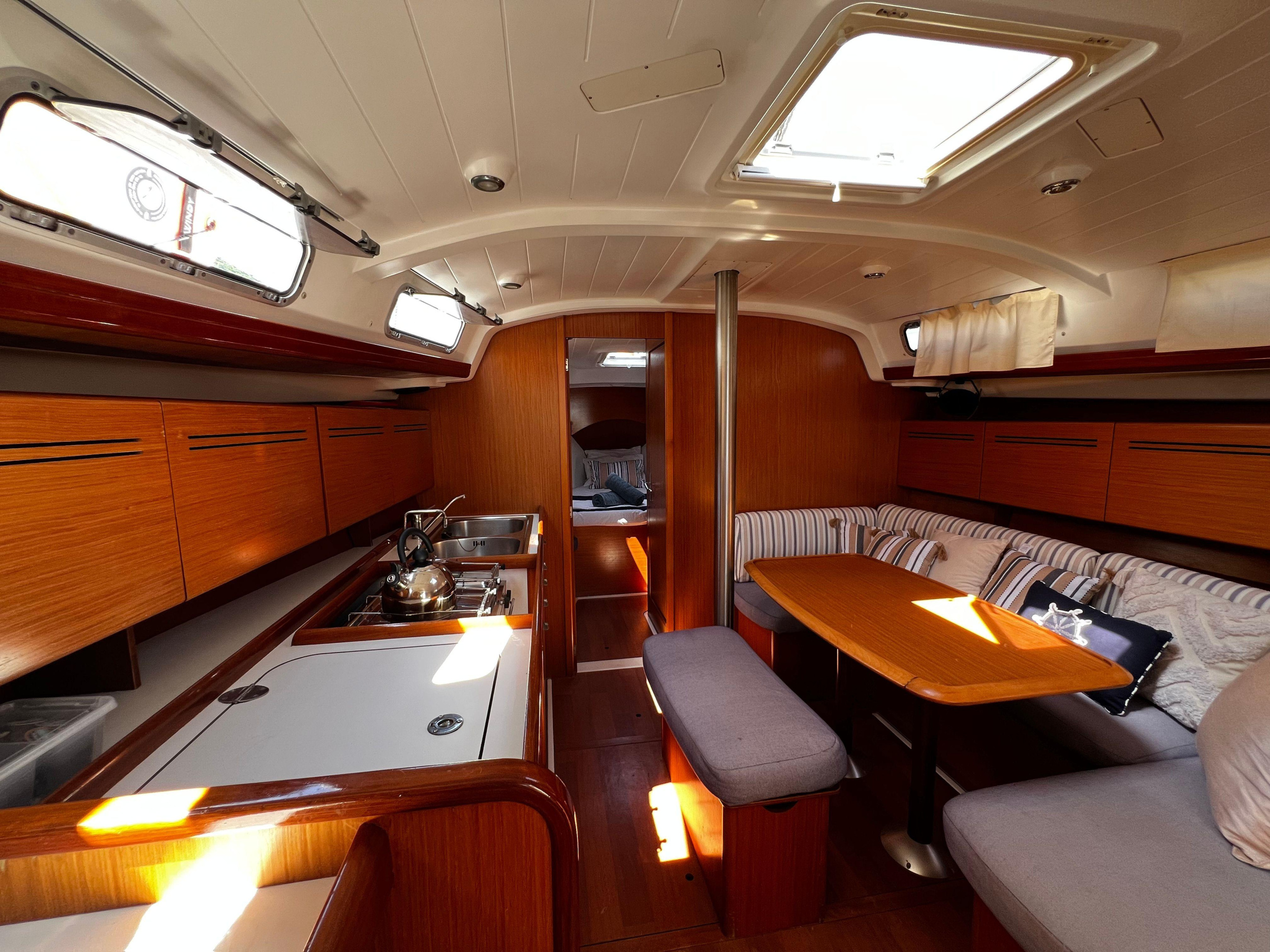 Photo #3 - Beneteau 43 (ROUALEYN) in Lefkada - 18778
