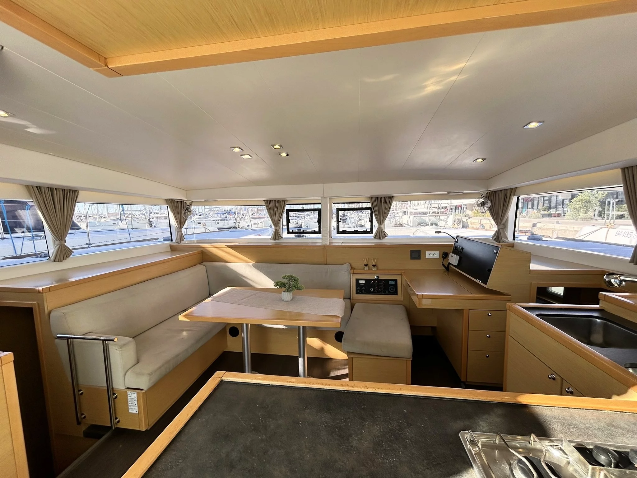 Lagoon 400 S2 (AQUADANCER) Interior image - 8