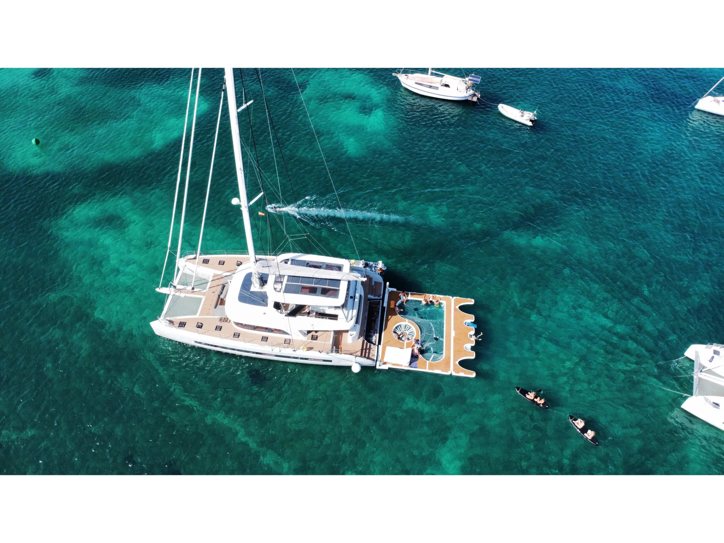 Lagoon Sixty5 (TriWing Endor) Main image - 0