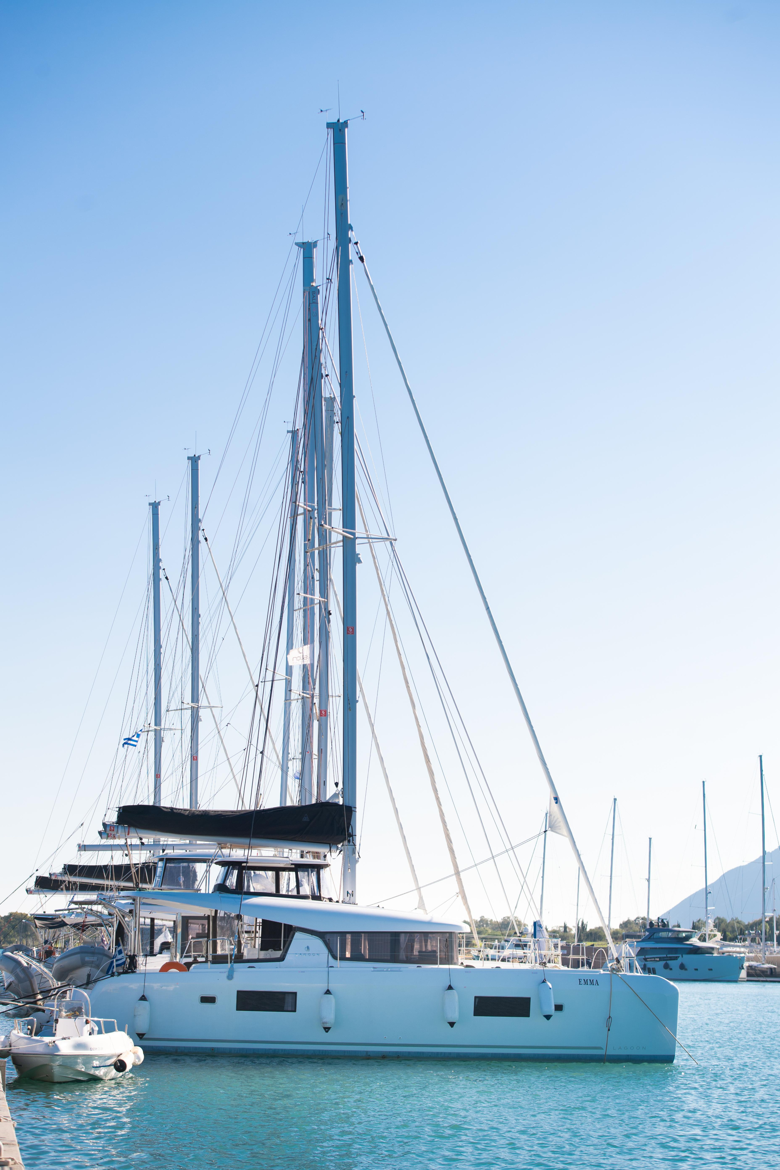 Photo #4 - Lagoon 42 (Emma (Pax 12)) in Lefkada - 14396