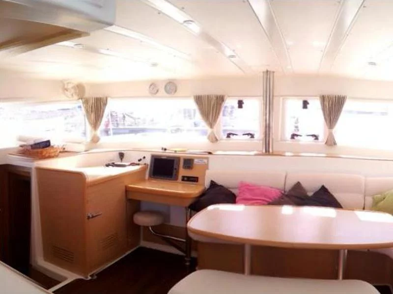 Lagoon 421 (Azzurra) Interior image - 3