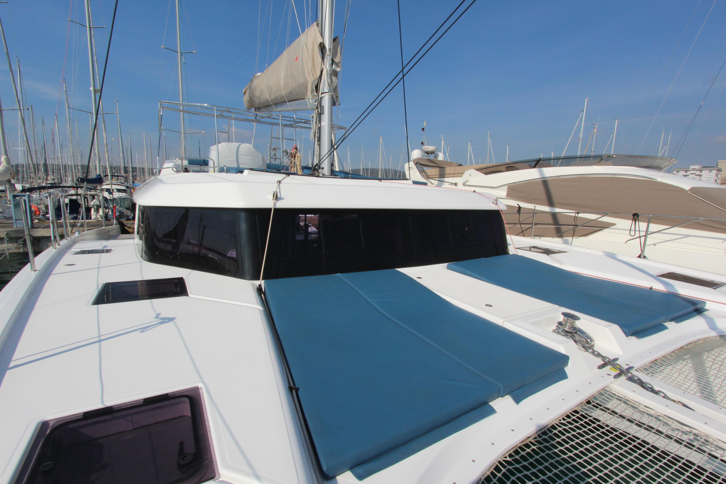 Photo #4 - Dufour Catamaran 48 5c+5h (Lublu) en Nea Moudania - 14538