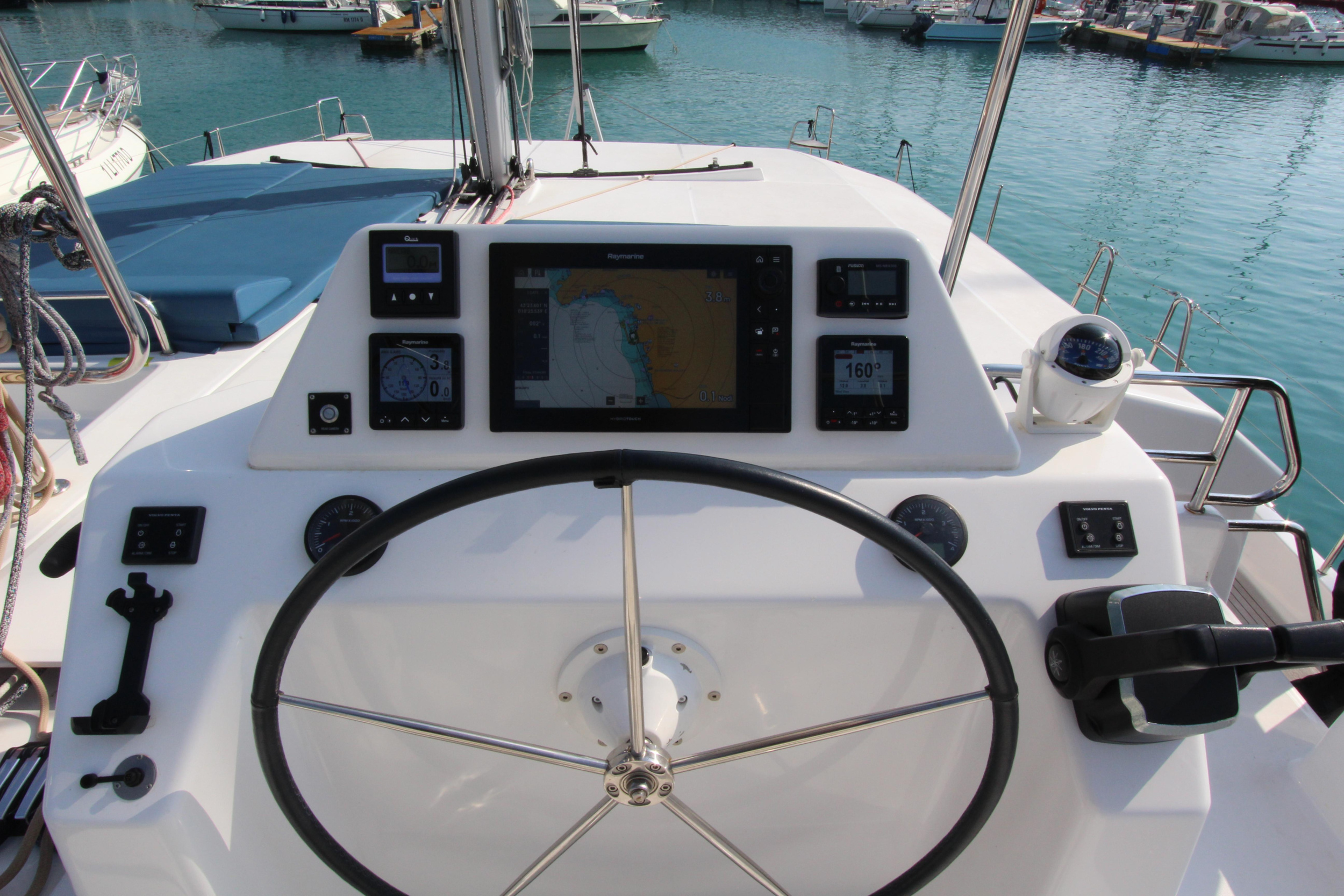 Photo #14 - Dufour Catamaran 48 5c+5h (Lublu) en Nea Moudania - 14538