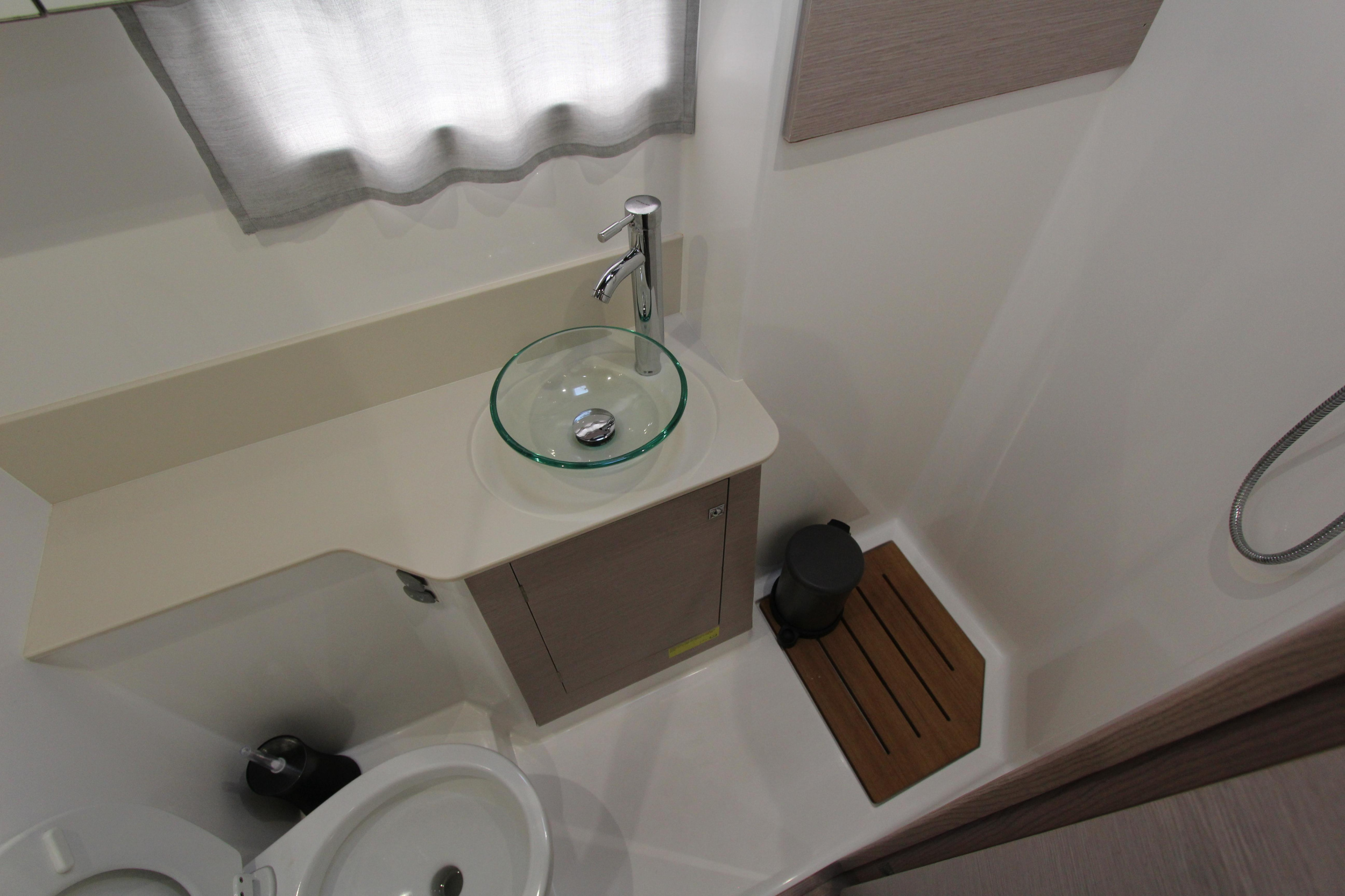 Photo #32 - Dufour Catamaran 48 5c+5h (Lublu) en Nea Moudania - 14538