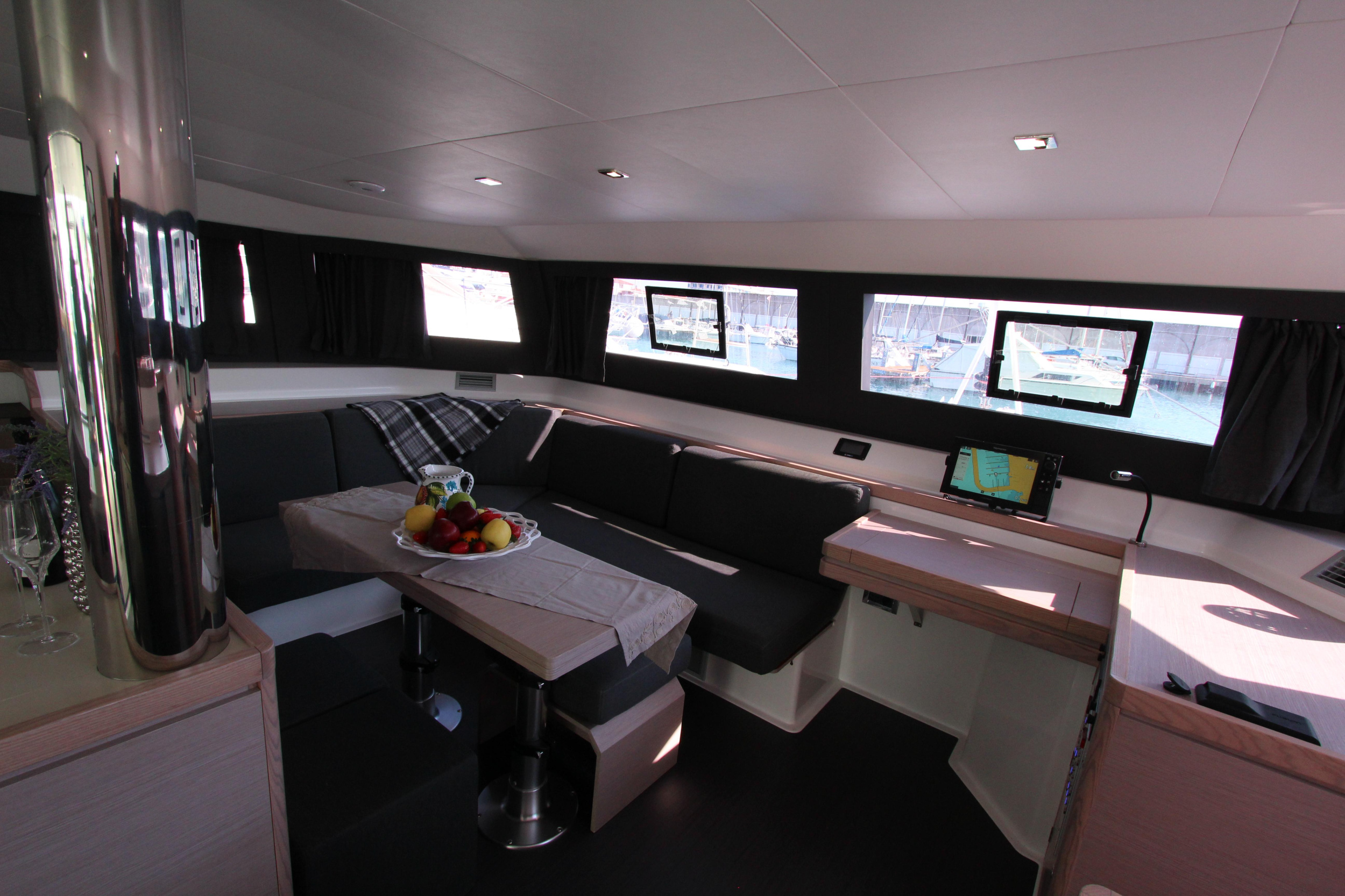 Photo #6 - Dufour Catamaran 48 5c+5h (Lublu) en Nea Moudania - 14538