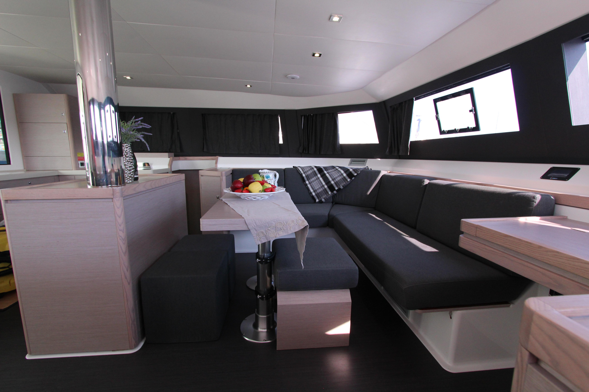 Photo #33 - Dufour Catamaran 48 5c+5h (Lublu) en Nea Moudania - 14538