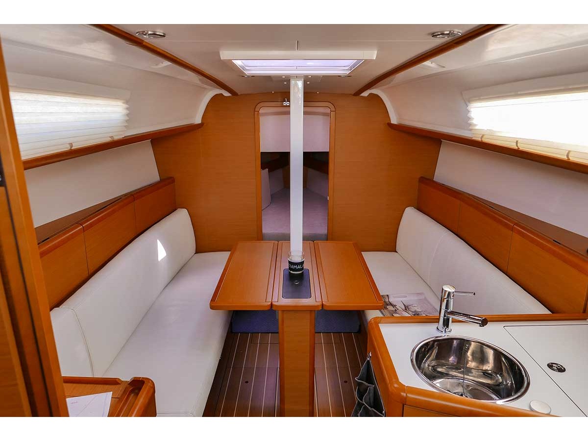 Photo #12 - Sun Odyssey 33i (Ribellina) in San Vincenzo - 14477