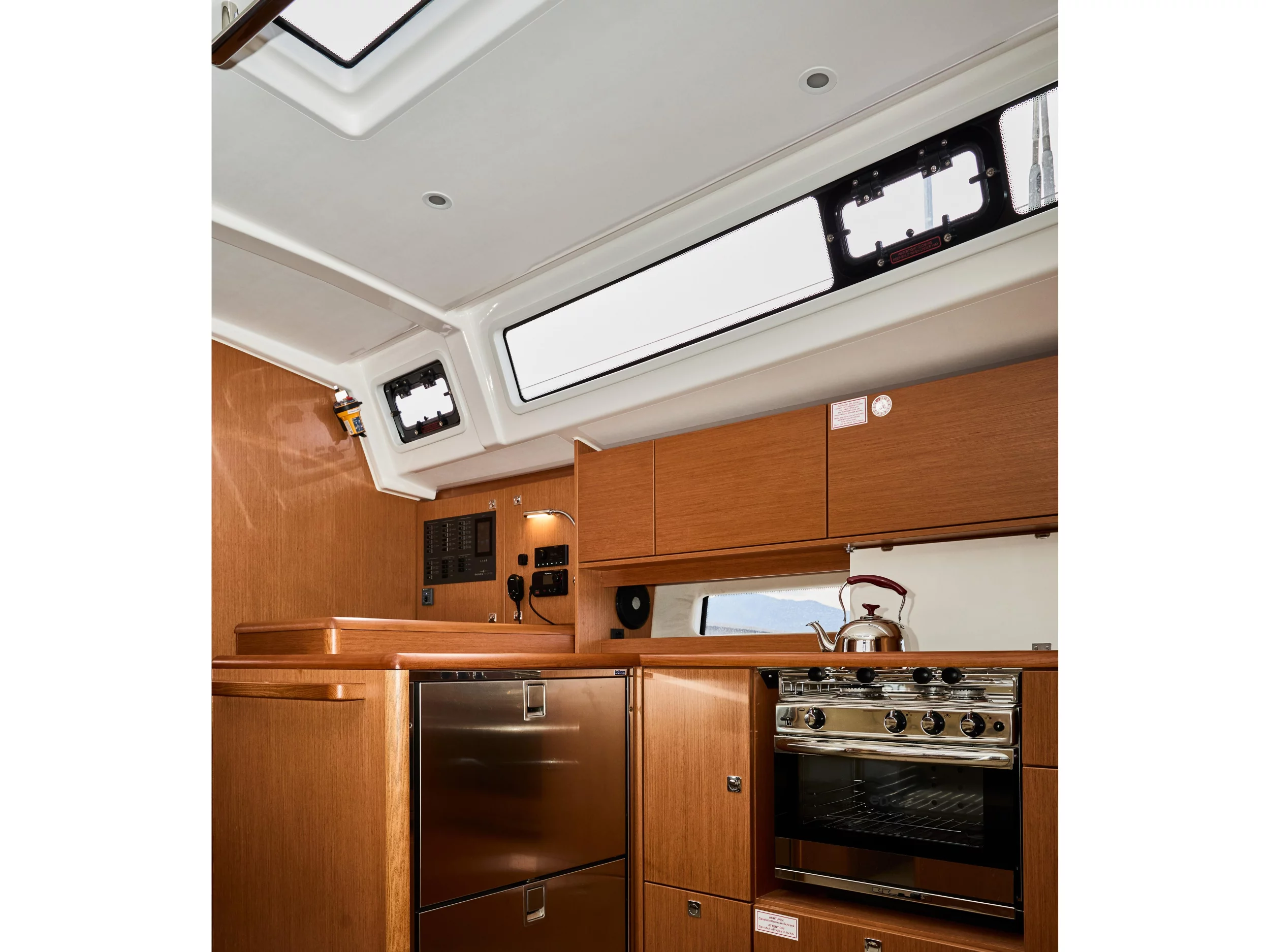 Bavaria C46 (SMARAGDA) Interior image - 1