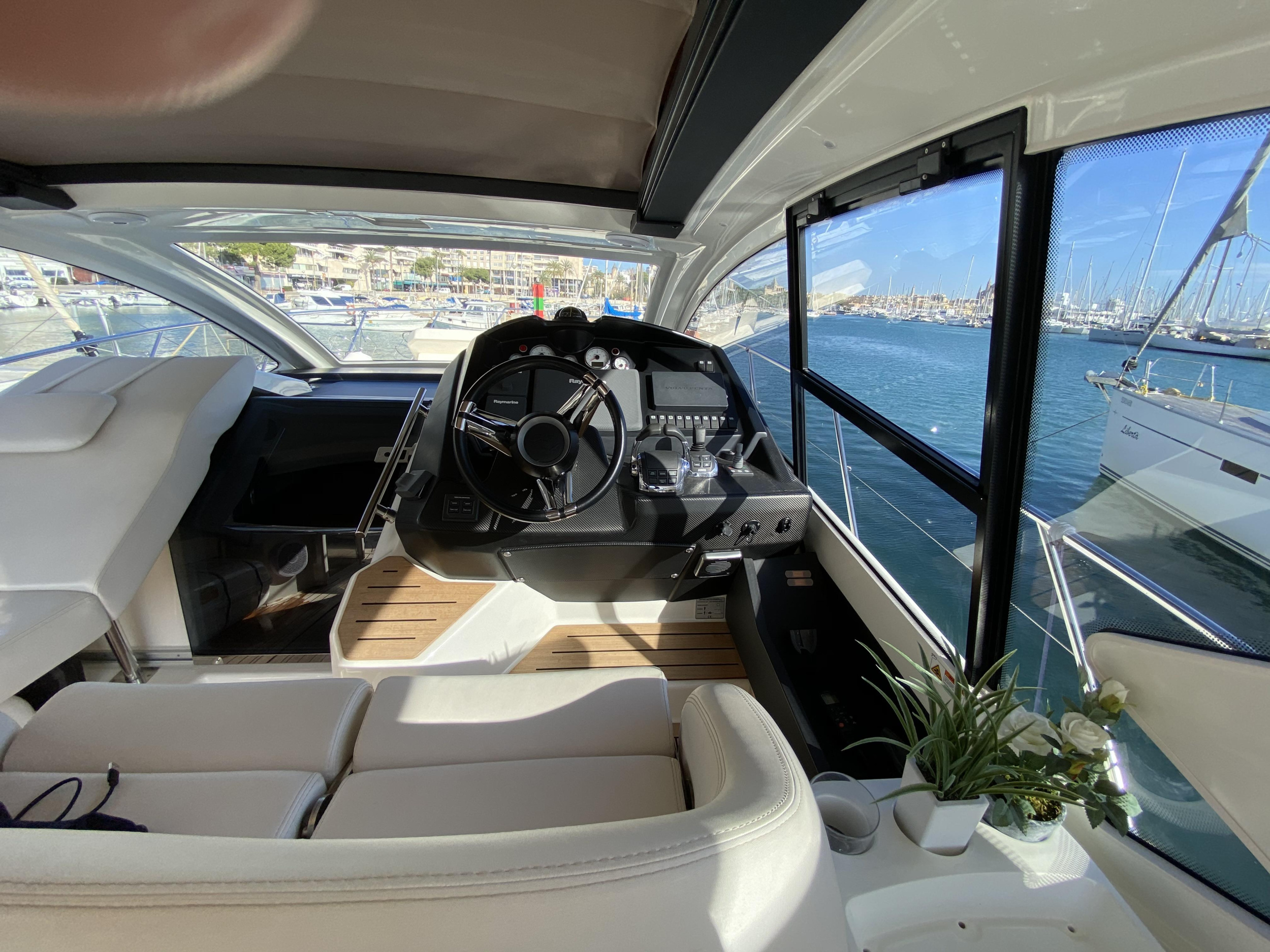 Photo #18 - Cranchi M44 HT (Medusa) in Palma - 18098