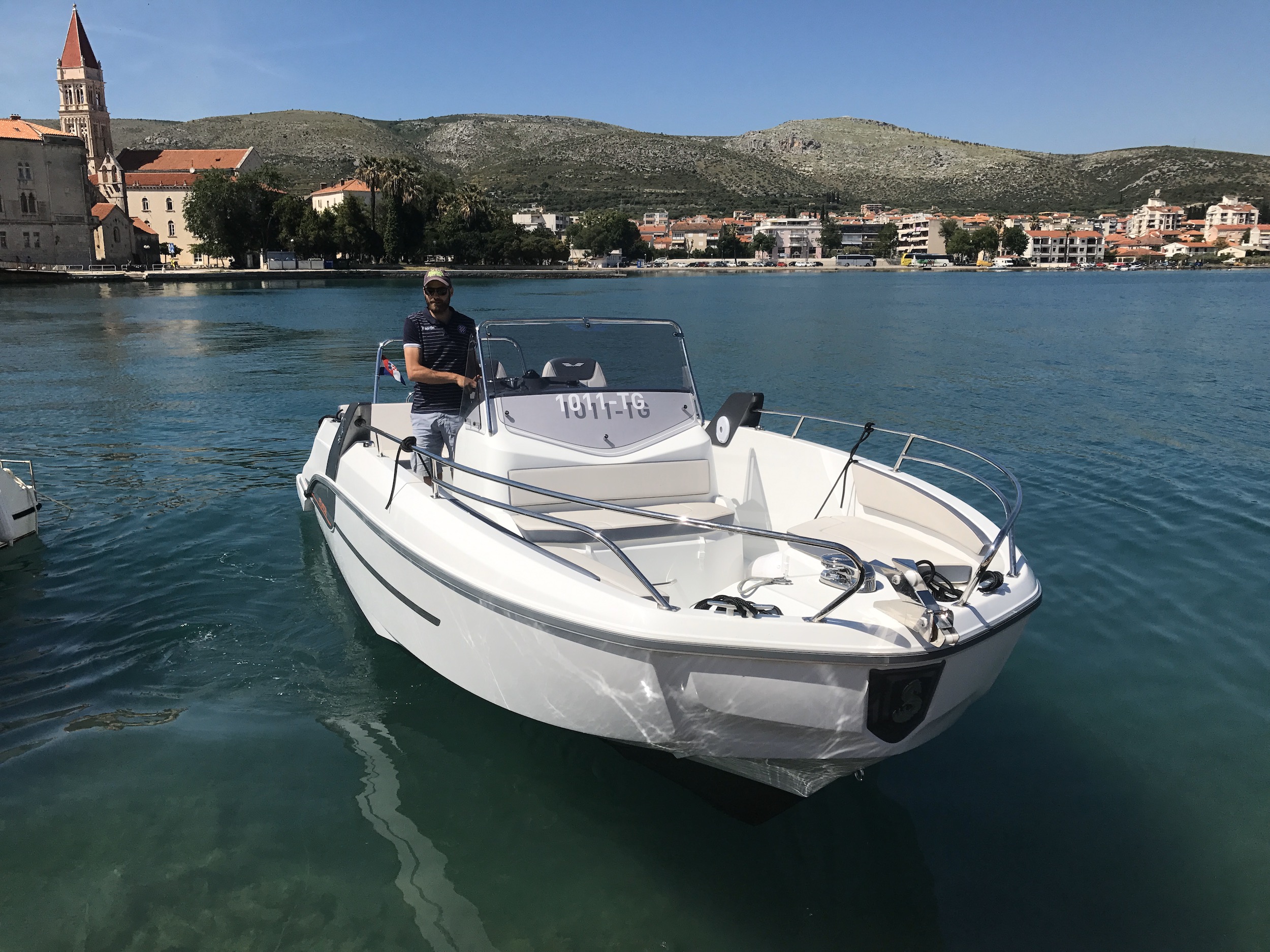 Photo #12 - Beneteau Flyer 7.7 (SPACEDeck) in Trogir - 8909