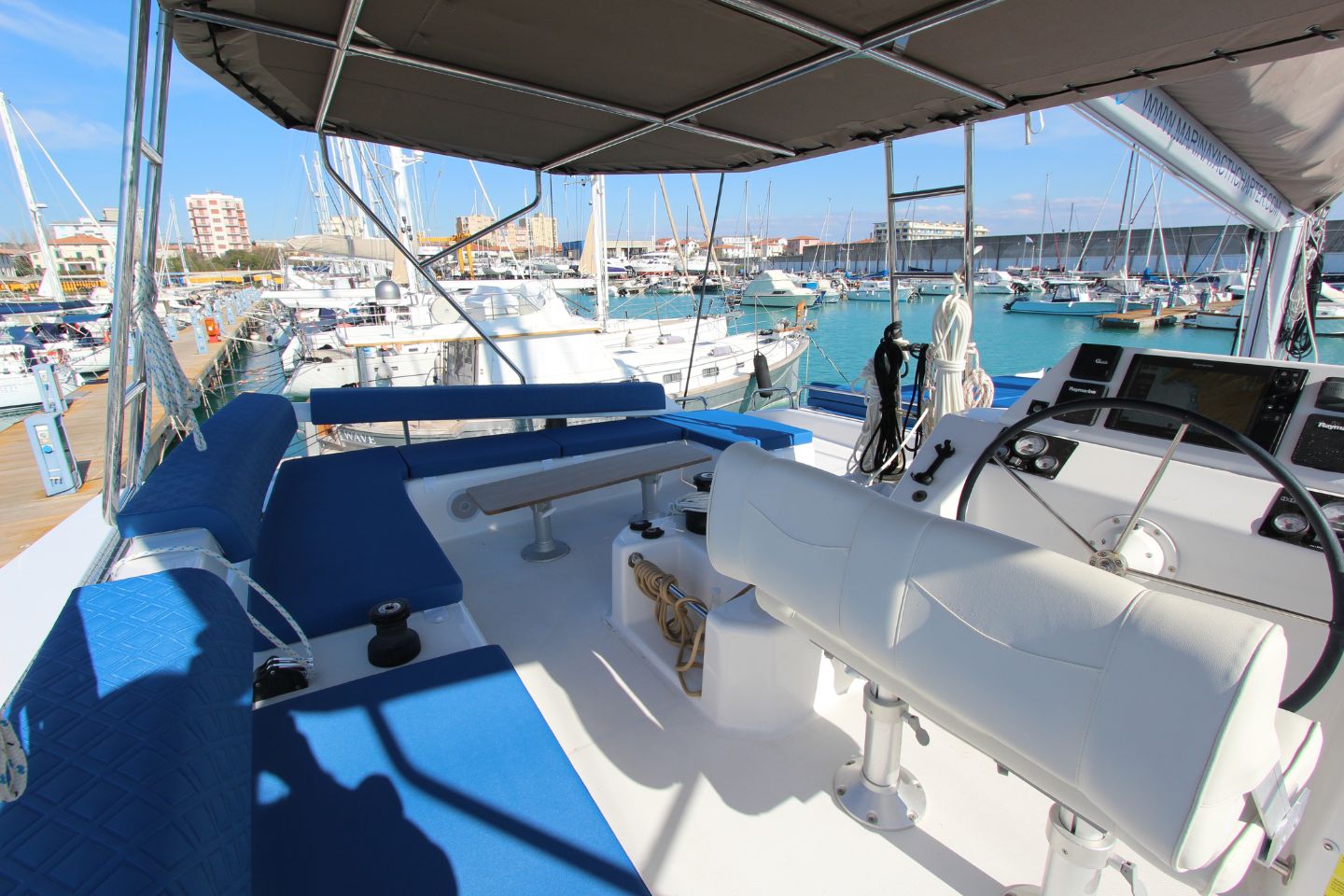 Photo #5 - Dufour Catamaran 48 5c+5h (Stella) en Nea Moudania - 15296