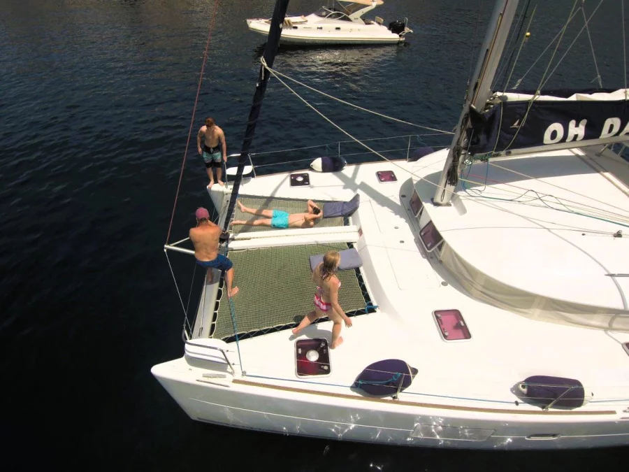 Lagoon 380 (Oh Darling | NEW engines, electric winch, solar panel)  - 6