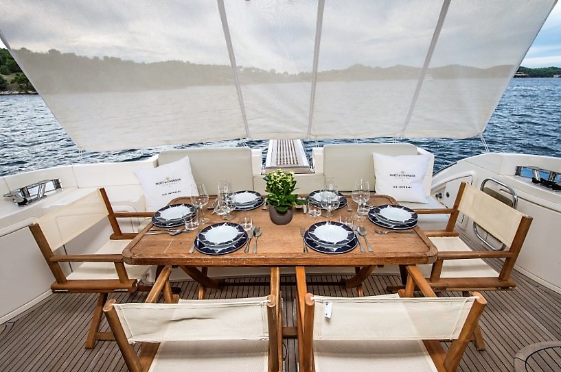 Photo #7 - Azimut 47 Fly (Skyfall MY) en Sibenik - 25769