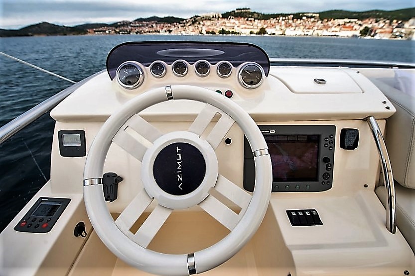Photo #9 - Azimut 47 Fly (Skyfall MY) en Sibenik - 25769