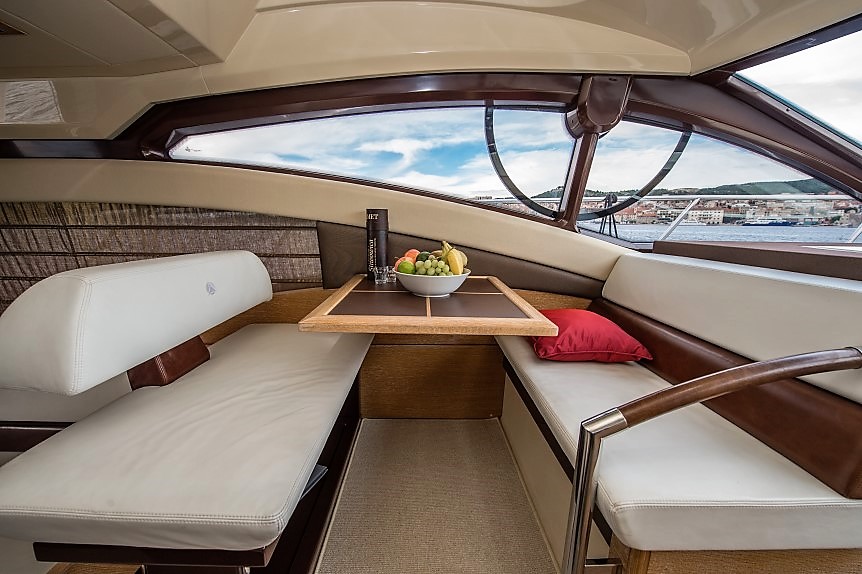 Photo #8 - Azimut 47 Fly (Skyfall MY) en Sibenik - 25769